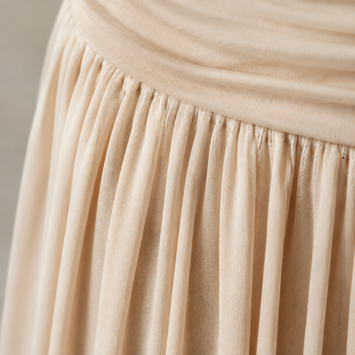 Vestido Premamá Beige Palabra de Honor con Hombros Caídos