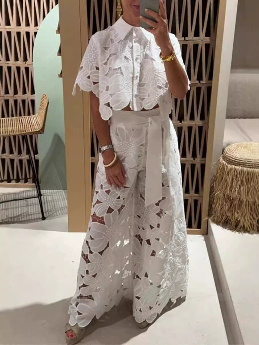 Élira - Conjunto Blusa de Encaje y Pantalón de Talle Alto