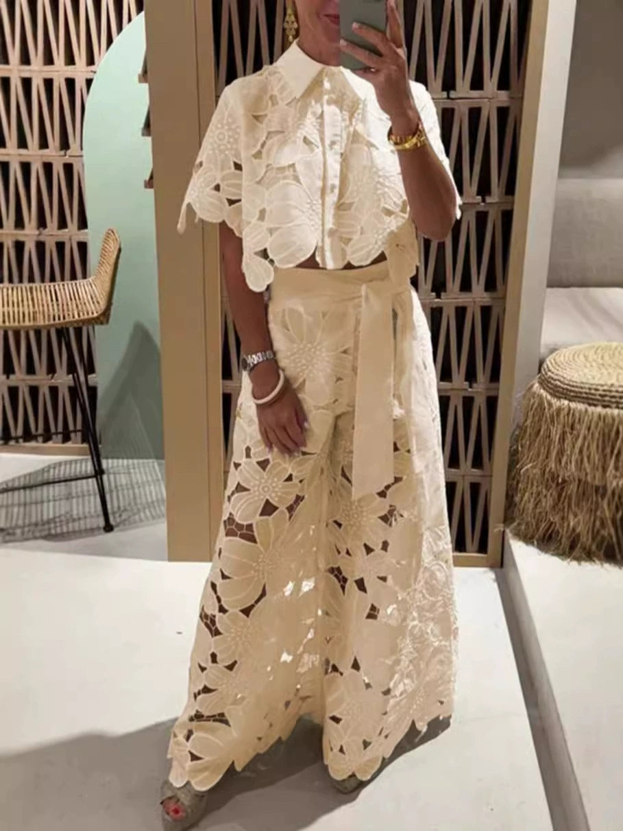 Élira - Conjunto Blusa de Encaje y Pantalón de Talle Alto