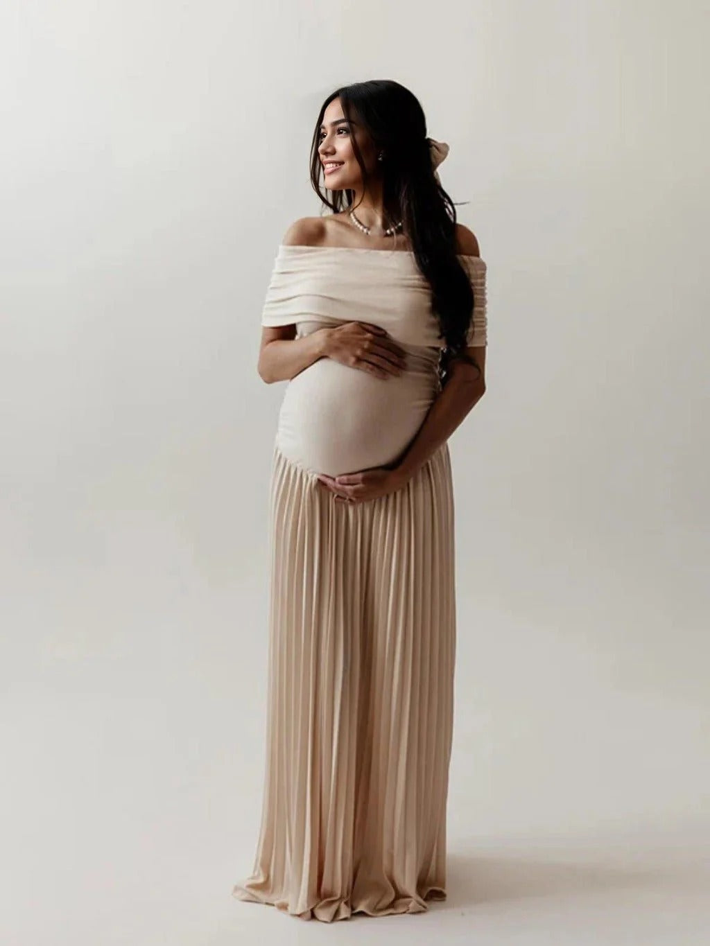 Vestido Premamá Beige Palabra de Honor con Hombros Caídos