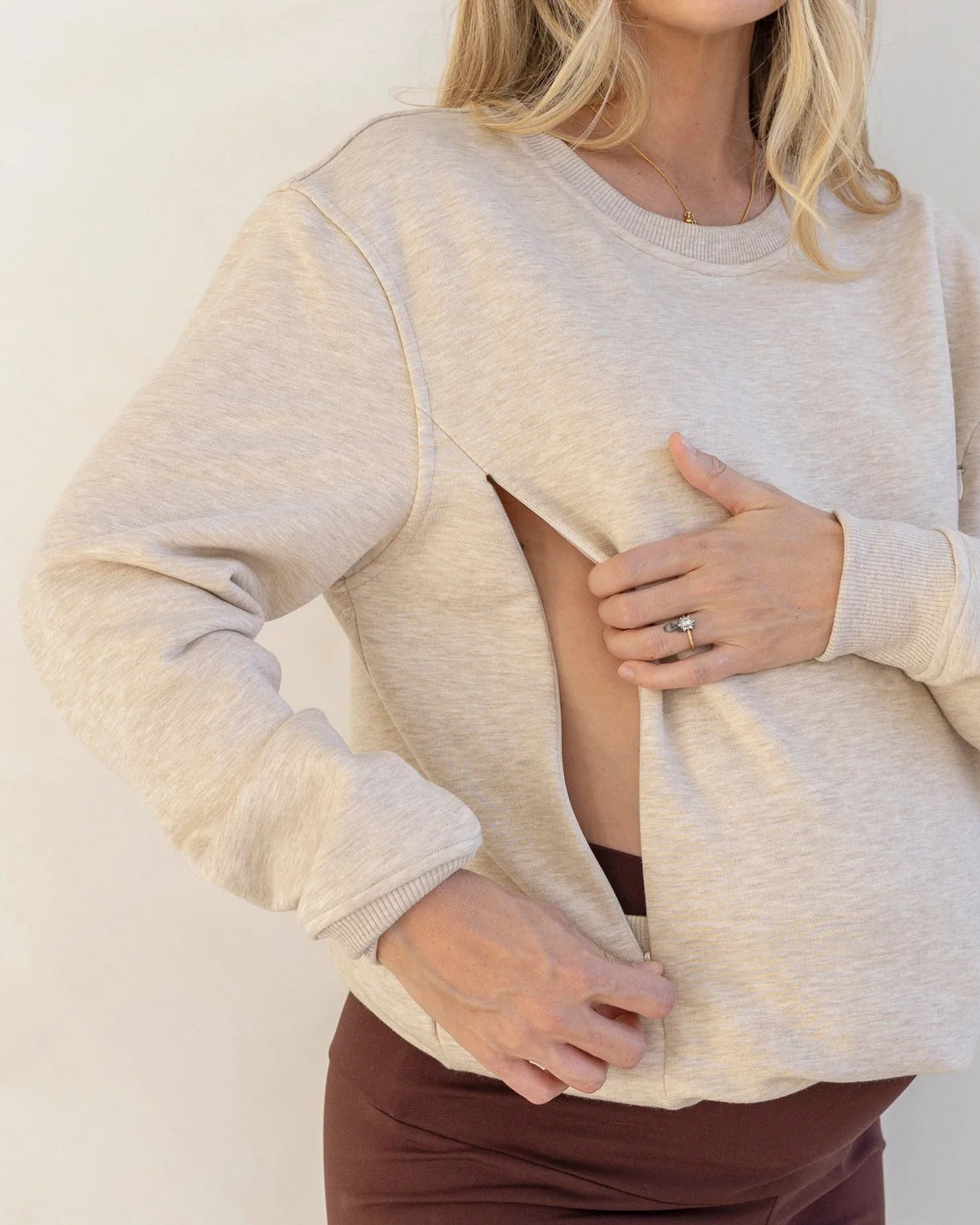 Sudadera Premamá y Lactancia Beige con Cremallera Lateral